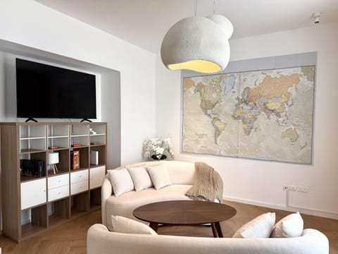 Activities, TV and multimedia, Living room, Seating area