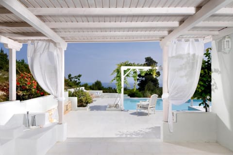 Pool view, Sea view