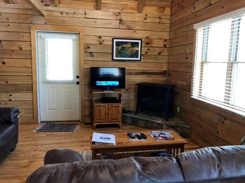 Rustic Cabin Rental near the Gauley River in West Virginia Cabin in Hico