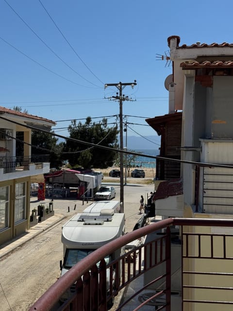 Day, Neighbourhood, Sea view, Street view, Parking