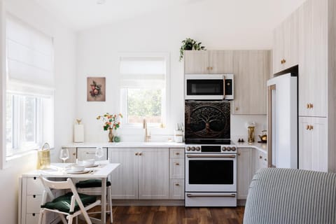 Dining area, microwave, oven, stove, stove, kitchen, kitchen