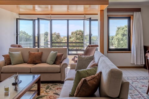 View (from property/room), Balcony/Terrace, Seating area