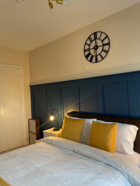 Modern 1 Bedroom City Centre Apartment including FREE Parking Apartment in Metropolitan Borough of Solihull