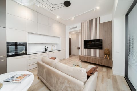 TV and multimedia, Kitchen or kitchenette, Living room, Seating area