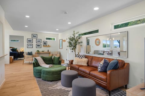 Seal Cove House in Lilliwaup