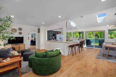 Seal Cove House in Lilliwaup