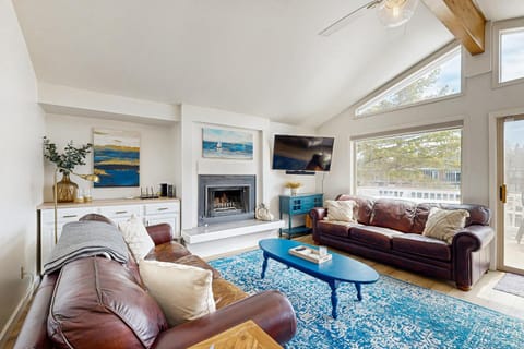 Modern Mountain Escape House in South Lake Tahoe