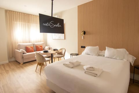 Bed, Living room, Photo of the whole room, Seating area, Bedroom, towels