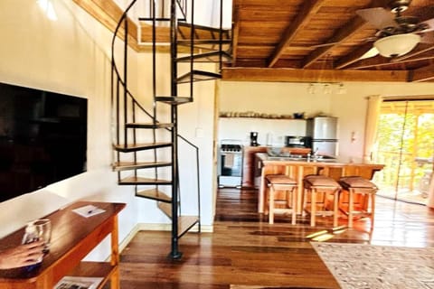 Stellar Cottage w Amazing Views on Hummingbird Hwy House in Stann Creek District