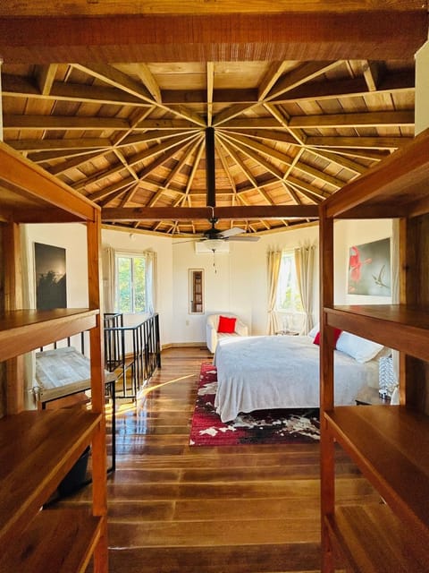 Stellar Cottage w Amazing Views on Hummingbird Hwy House in Stann Creek District