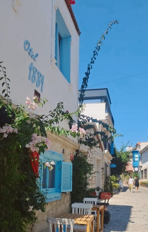 Property building, Street view