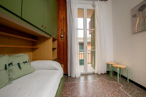 Bed, Photo of the whole room, Bedroom, air conditioner