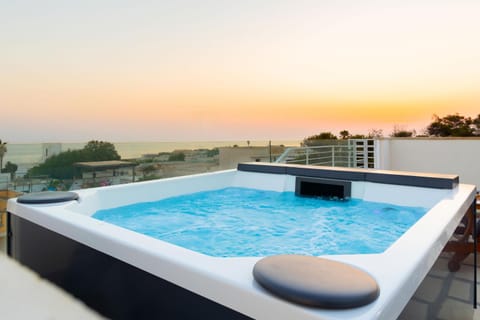 Hot Tub, Solarium, Balcony/Terrace, Landmark view, Sea view, Open Air Bath
