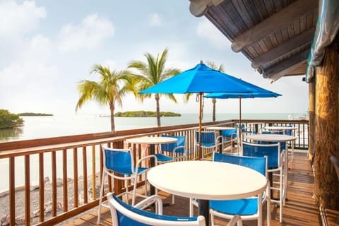 Patio, Restaurant/places to eat, Day, View (from property/room), Sea view