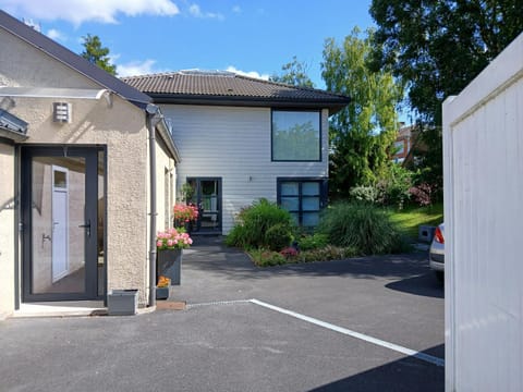 Property building, Property building