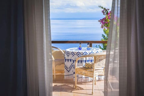 View (from property/room), Balcony/Terrace, Sea view