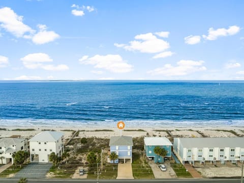 Property building, Day, Natural landscape, Bird's eye view, Beach, Sea view