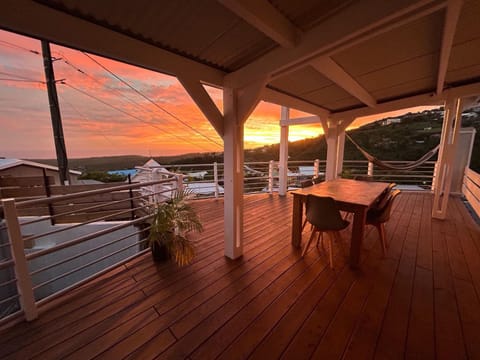 Natural landscape, View (from property/room), Balcony/Terrace, Dining area, Mountain view, Sea view, Sunset