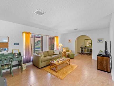 Serene & Spacious Family Haven- Pool Lounges BBQ House in Port Charlotte