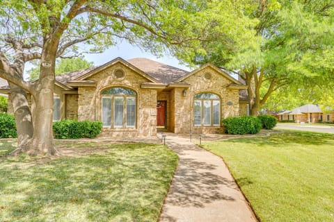 8 Mi to Texas Tech Home with Patio in Lubbock House in Lubbock