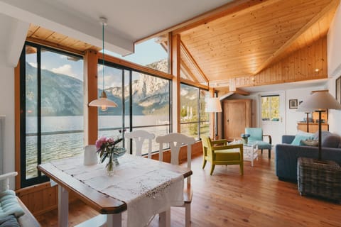 View (from property/room), Living room, Dining area, Lake view, Mountain view