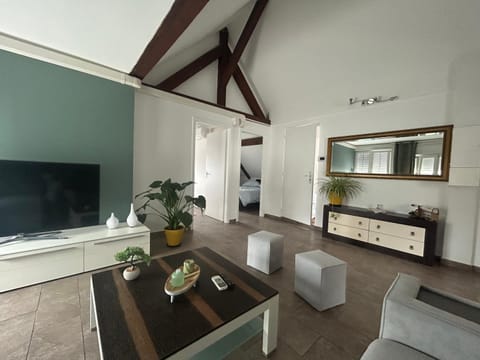 Communal lounge/ TV room