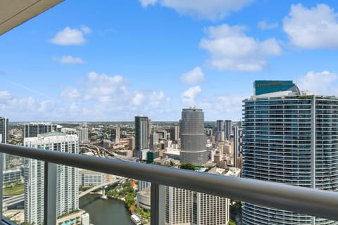 Balcony/Terrace, City view