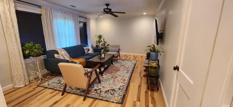 Bright and Cozy room in a Charming Homestay!! Vacation rental in Smyrna