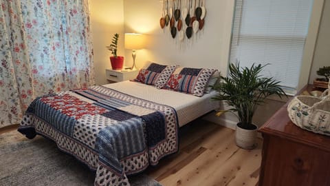 Bright and Cozy room in a Charming Homestay!! Vacation rental in Smyrna