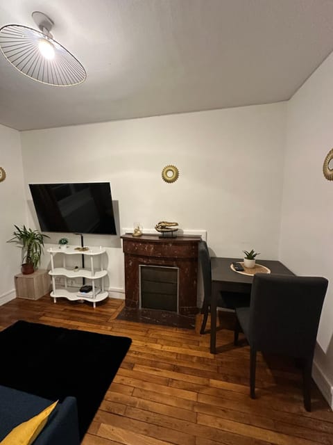 Charmant Appartement F2 Apartment in Île-de-France