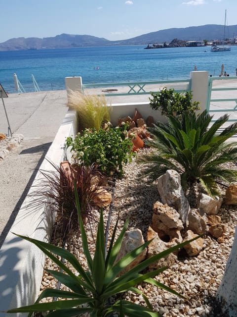 Property building, Patio, Garden, Garden, Balcony/Terrace, Sea view, Sea view, Location