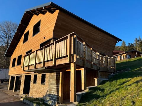 Superbe Chalet refait à neuf, idéal famille, Sportifs 2 nuits minimum Chalet in Xonrupt-Longemer