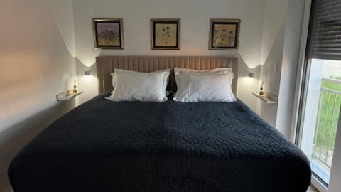 Bedroom, Parking, internet, air conditioner