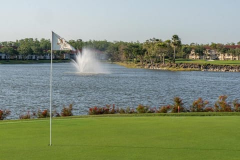 Golfcourse, Golfcourse, Lake view