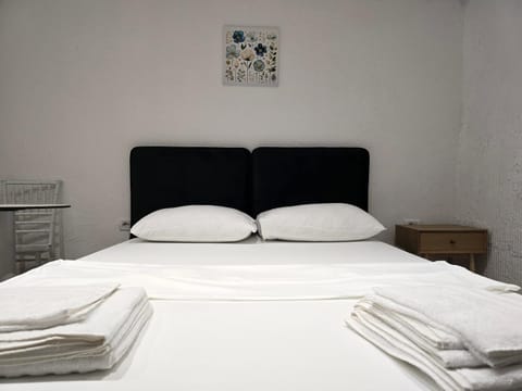towels, Internal: Not applicable to any particular room