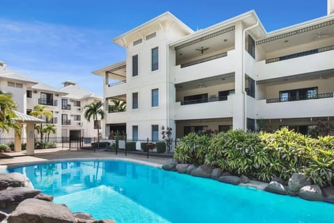 Property building, Day, Garden view, Pool view, Swimming pool, Swimming pool