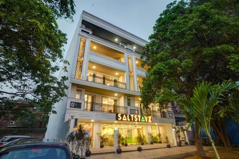 Property building, Day, Parking