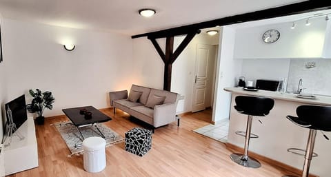 Cozy Atmosphere - Centre Apartment in Chartres