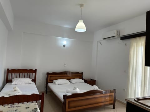 Bed, TV and multimedia, Parking, towels, air conditioner