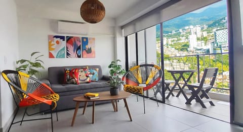 Balcony/Terrace, Living room, Mountain view