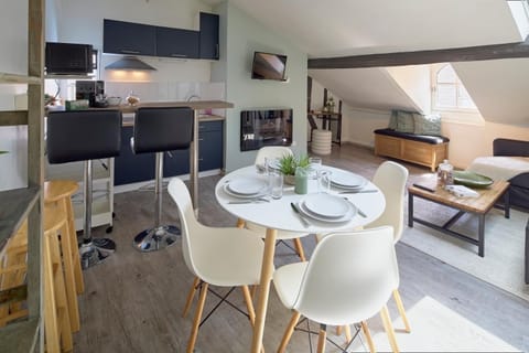 Kitchen or kitchenette, Living room, Dining area