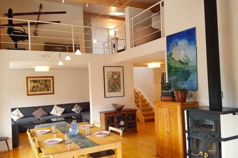 Living room, Dining area, fireplace