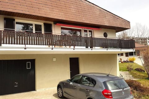 Property building, Balcony/Terrace, Parking