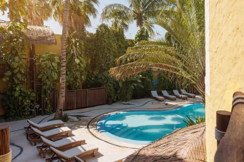 Swimming pool