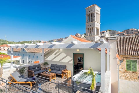 Day, Summer, Balcony/Terrace, On site