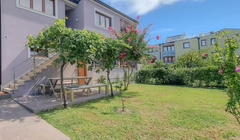 Day, Garden