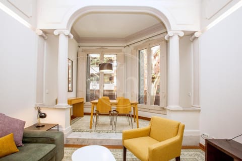 Living room, Seating area