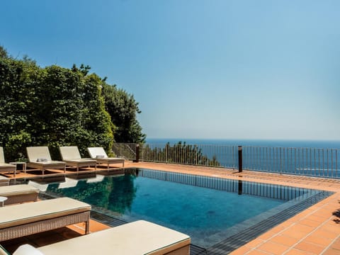 Patio, Day, Natural landscape, View (from property/room), Balcony/Terrace, Pool view, Sea view, Swimming pool, sunbed