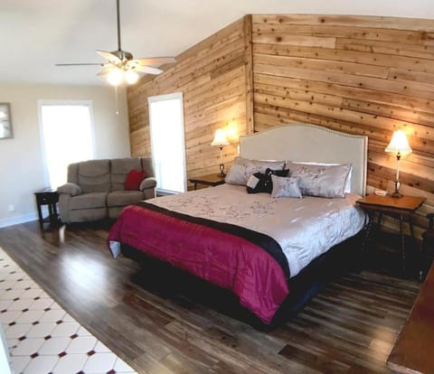 Ozark Spring Cabin 06 Spring Haven King Spa Tub Cabin in Carroll County