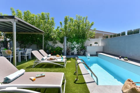 Day, Garden, Swimming pool